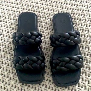 Chunky braided sandal